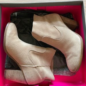 Vince Camuto Boots Feina  Ankle Booties Suede Heeled